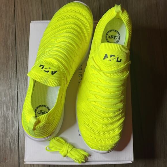 NIB APL Men’s Techloom athletic shoe size 13 neon yellow - Picture 7 of 8